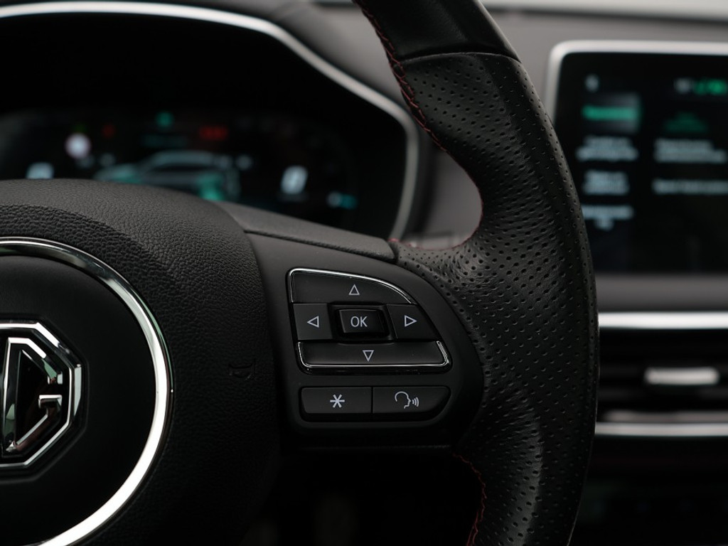MG EHS EHS LUXURY PLUG IN-HYBRID