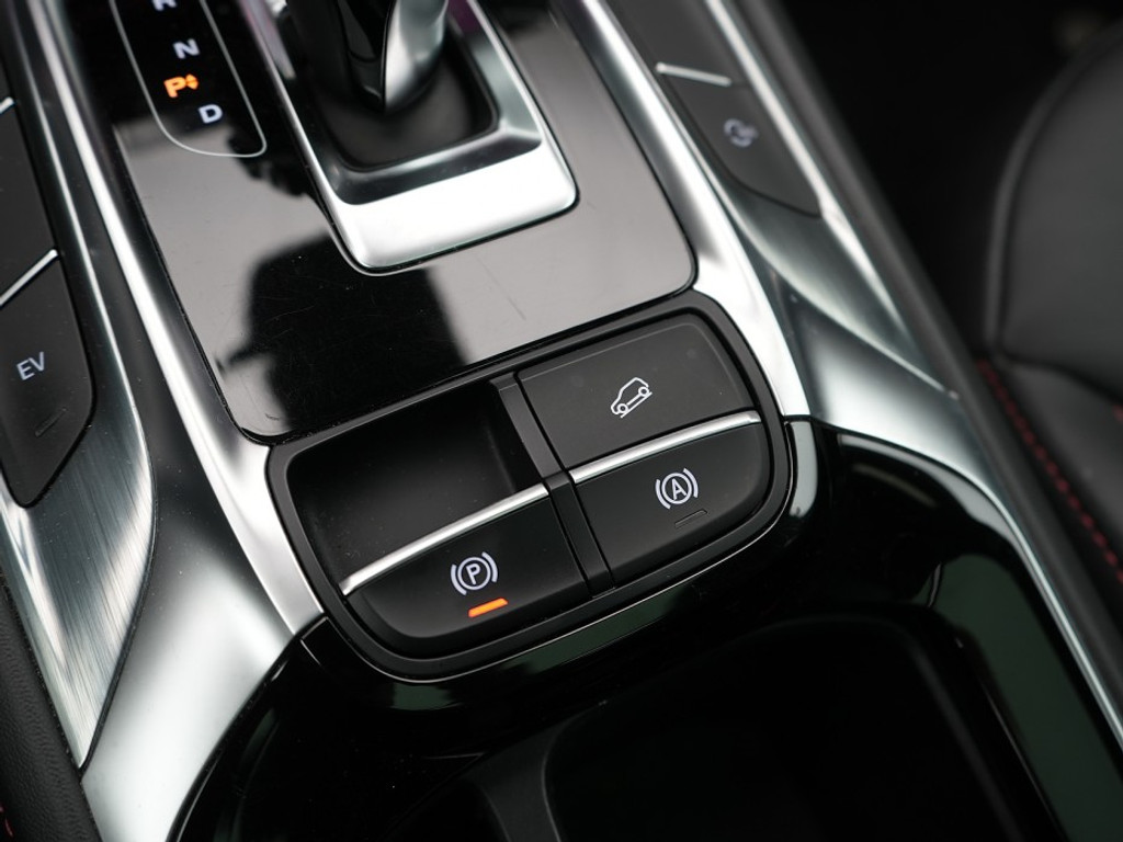 MG EHS EHS LUXURY PLUG IN-HYBRID