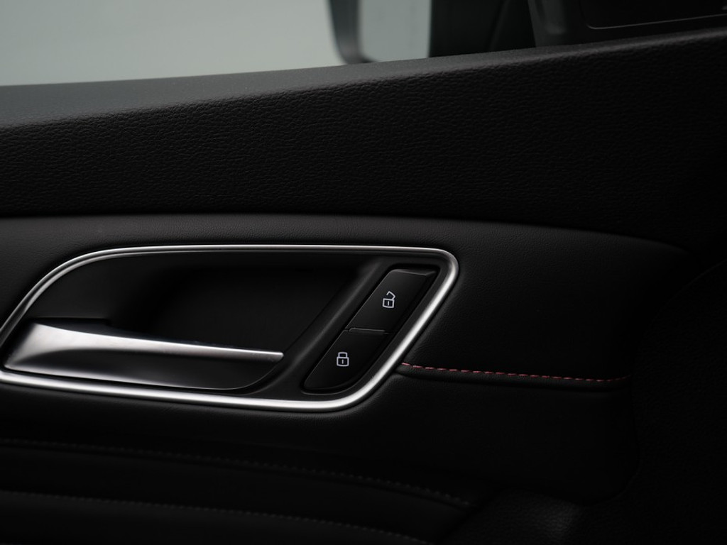 MG EHS EHS LUXURY PLUG IN-HYBRID