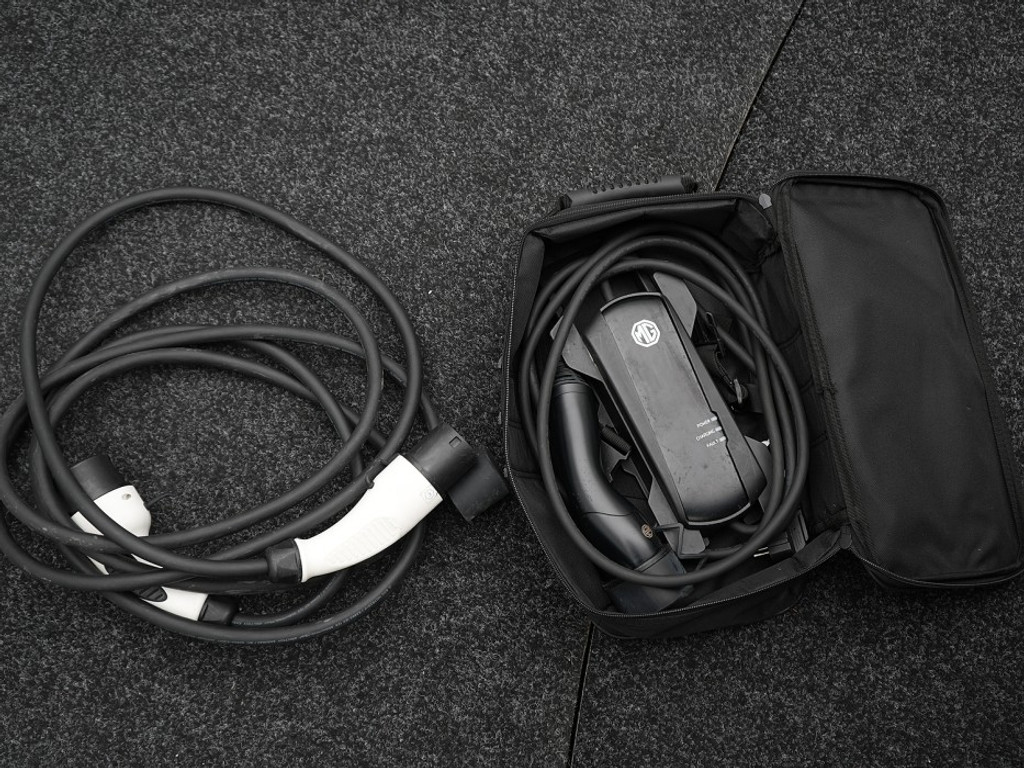 MG EHS EHS LUXURY PLUG IN-HYBRID