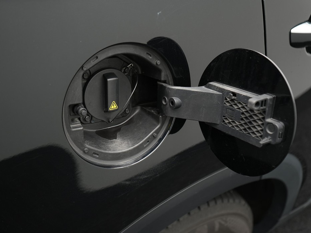 MG EHS EHS LUXURY PLUG IN-HYBRID