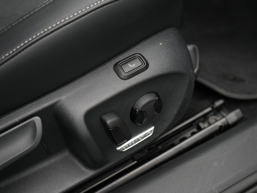 Volkswagen Passat Variant 1.5 eHybrid Business El. Trekhaak | Adaptief Cruise | Stoel & Stuurverwarming | Head-Up |