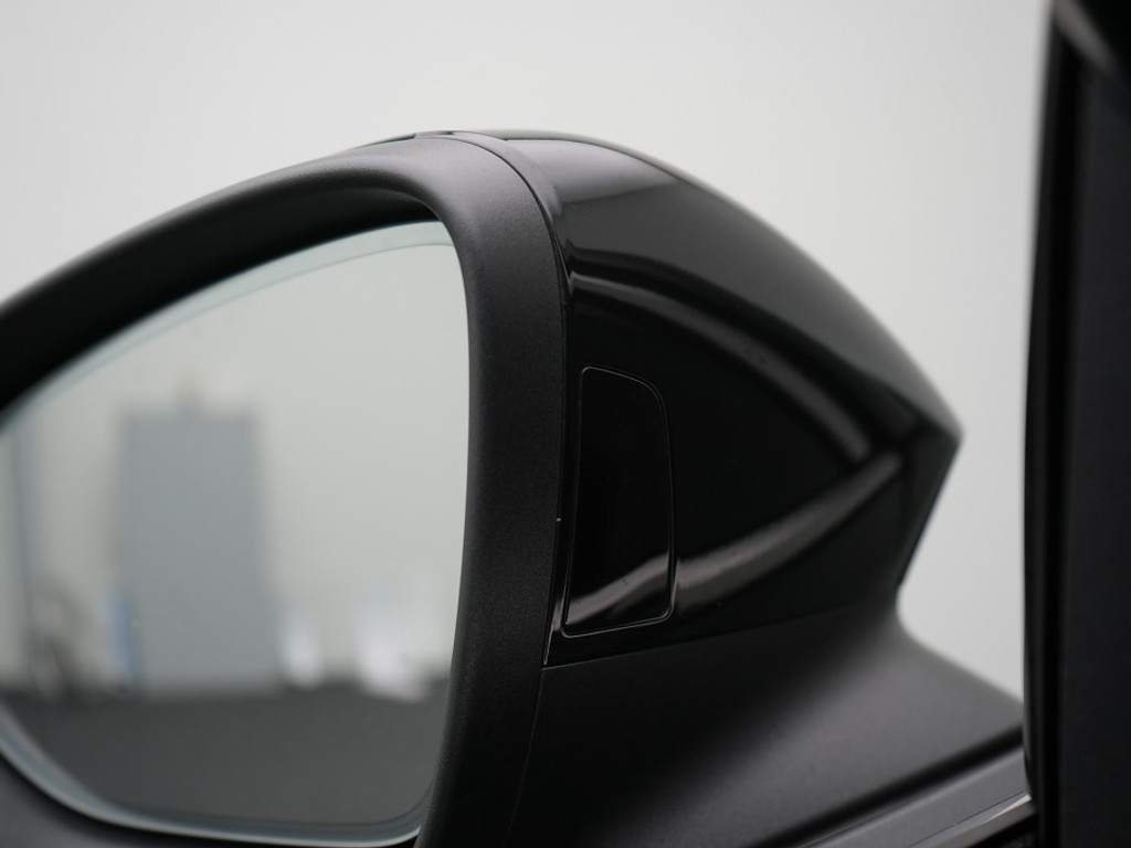 Volkswagen Passat Variant 1.5 eHybrid Business El. Trekhaak | Adaptief Cruise | Stoel & Stuurverwarming | Head-Up |