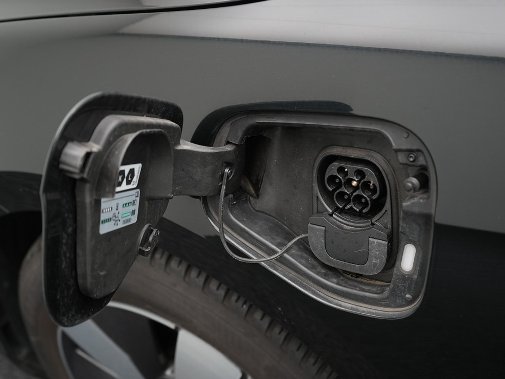 Volkswagen Passat Variant 1.5 eHybrid Business El. Trekhaak | Adaptief Cruise | Stoel & Stuurverwarming | Head-Up |