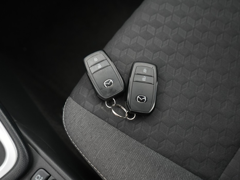 Mazda 2 Agile Stoel & Stuurverwarming | Adaptief Cruise | Achteruitrijcamera | Carplay | Climate