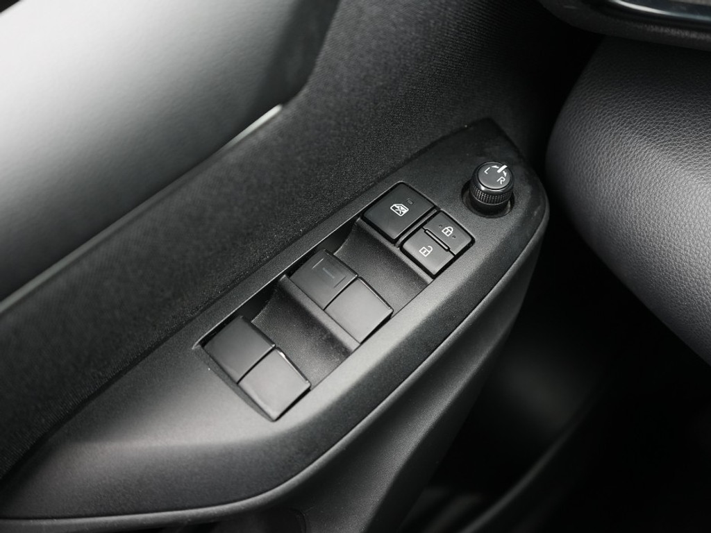 Mazda 2 Agile Stoel & Stuurverwarming | Adaptief Cruise | Achteruitrijcamera | Carplay | Climate