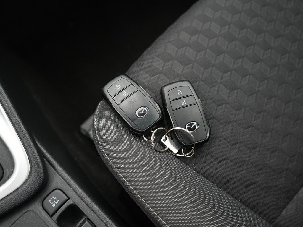 Mazda 2 Agile Stoel & Stuurverwarming | Adaptief Cruise | Achteruitrijcamera | Carplay | Climate