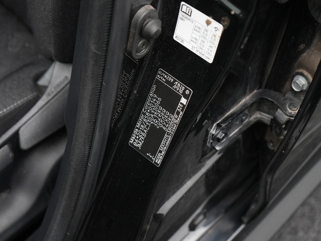 Mazda 2 Agile Stoel & Stuurverwarming | Adaptief Cruise | Achteruitrijcamera | Carplay | Climate