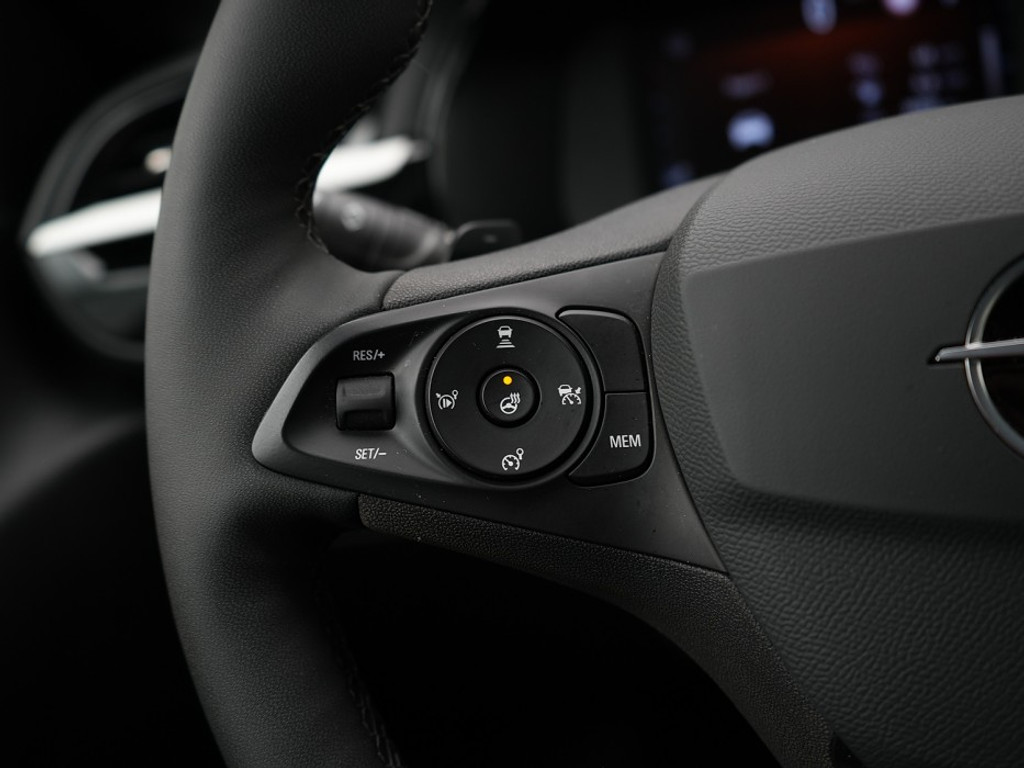 Opel Corsa 1.2 GS Automaat GS Stoel & Stuurverwarming | Adaptief Cruise | Achteruitrijcamera | Navi & Carplay |