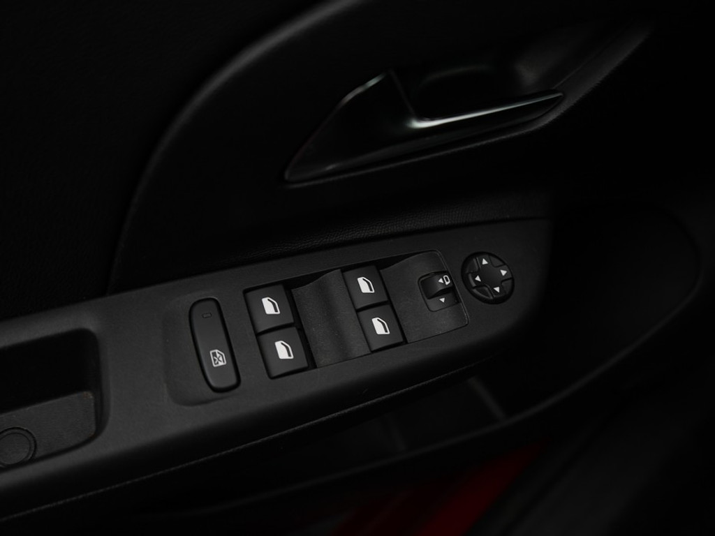 Opel Corsa 1.2 GS Automaat GS Stoel & Stuurverwarming | Adaptief Cruise | Achteruitrijcamera | Navi & Carplay |