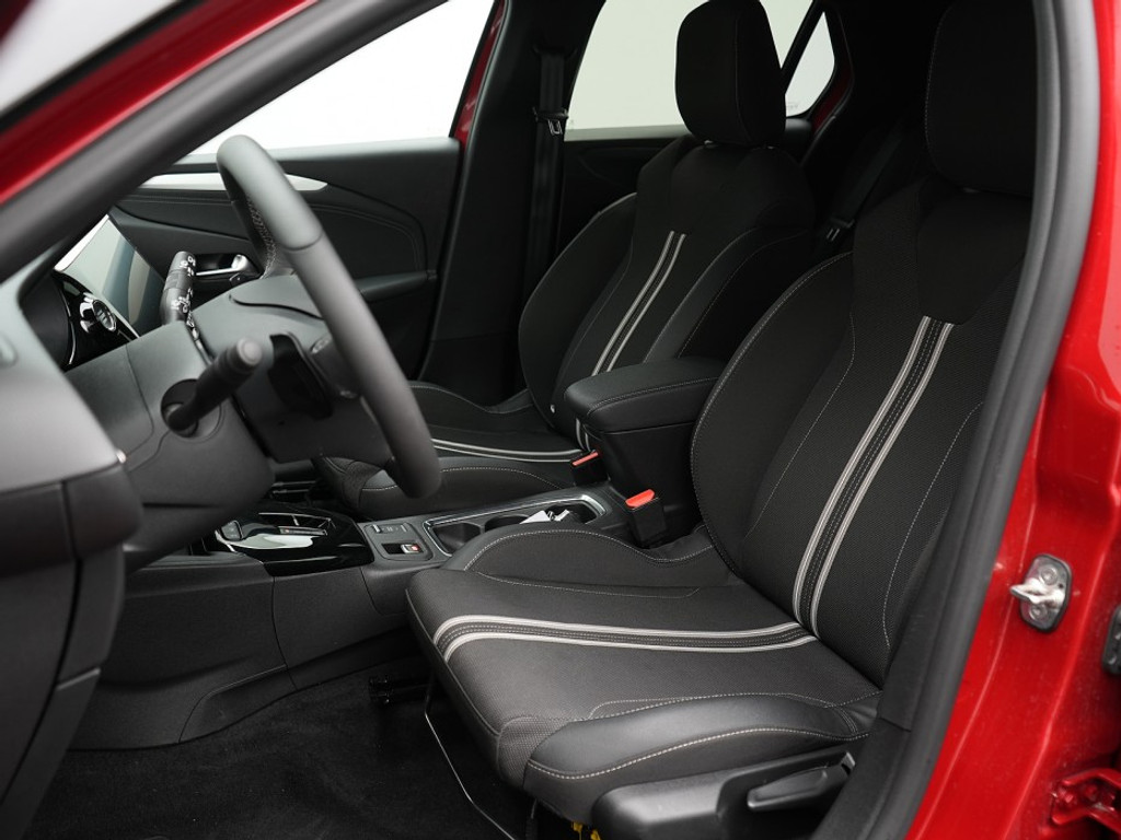 Opel Corsa 1.2 GS Automaat GS Stoel & Stuurverwarming | Adaptief Cruise | Achteruitrijcamera | Navi & Carplay |