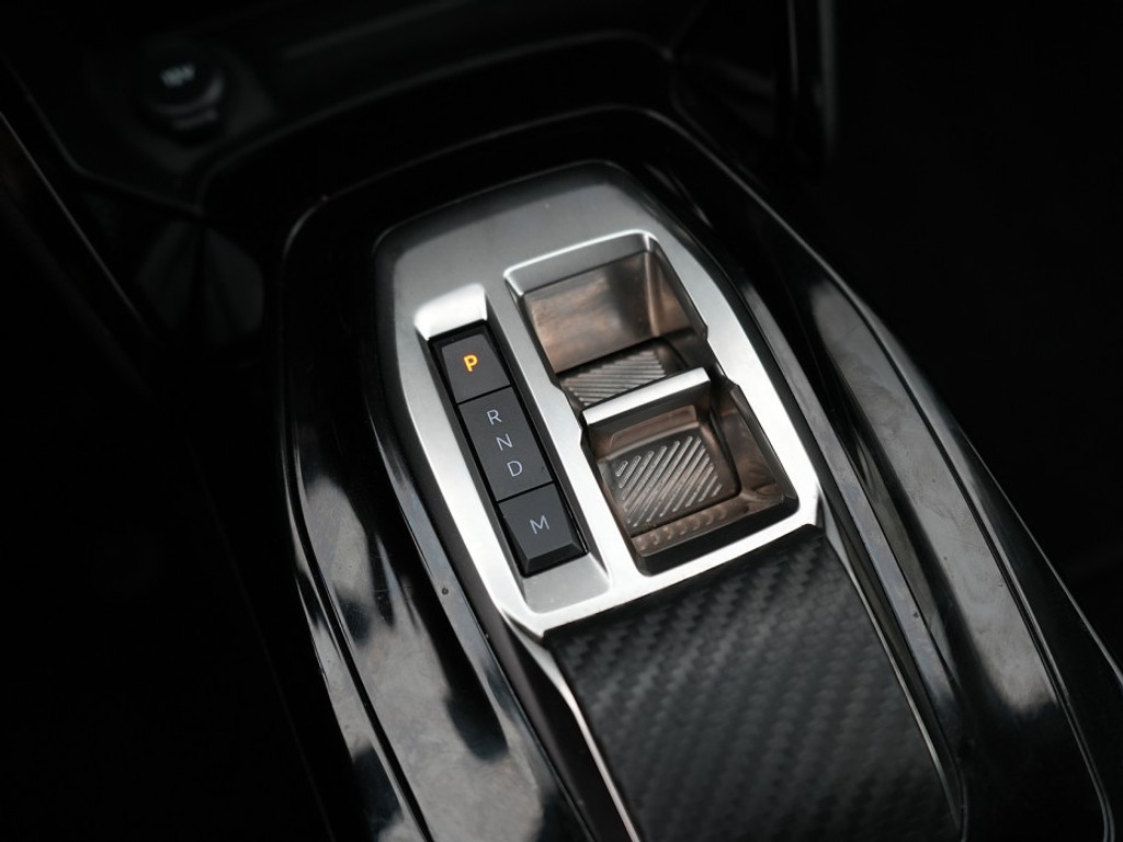 Peugeot 208 1.2 Hybrid Allure Automaat Carplay | Climate | Cruise | PDC | Full Led | LM-Velgen |