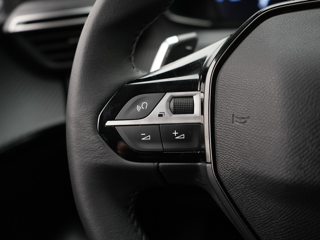 Peugeot 208 1.2 Hybrid Allure Automaat Carplay | Climate | Cruise | PDC | Full Led | LM-Velgen |