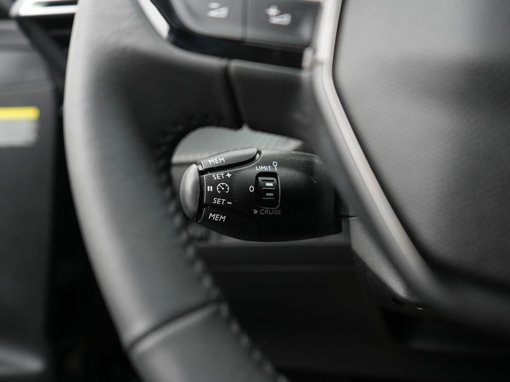 Peugeot 208 1.2 Hybrid Allure Automaat Carplay | Climate | Cruise | PDC | Full Led | LM-Velgen |