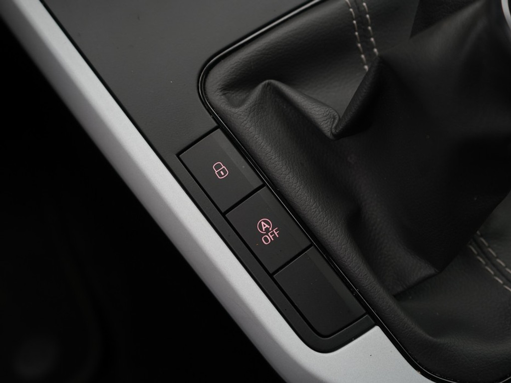 SEAT Arona 1.0 TSI Style Navi & Carplay | Cruise | Climate | LM-Velgen | Lane Assist | El. Spiegels & Ramen |