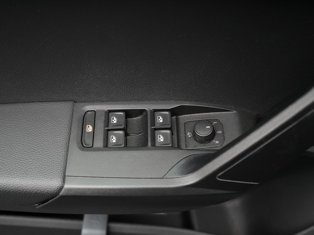 SEAT Arona 1.0 TSI Style Navi & Carplay | Cruise | Climate | LM-Velgen | Lane Assist | El. Spiegels & Ramen |