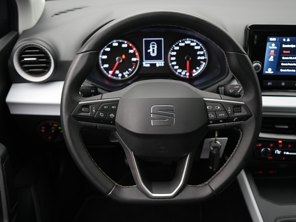 SEAT Arona 1.0 TSI Style Navi & Carplay | Cruise | Climate | LM-Velgen | Lane Assist | El. Spiegels & Ramen |