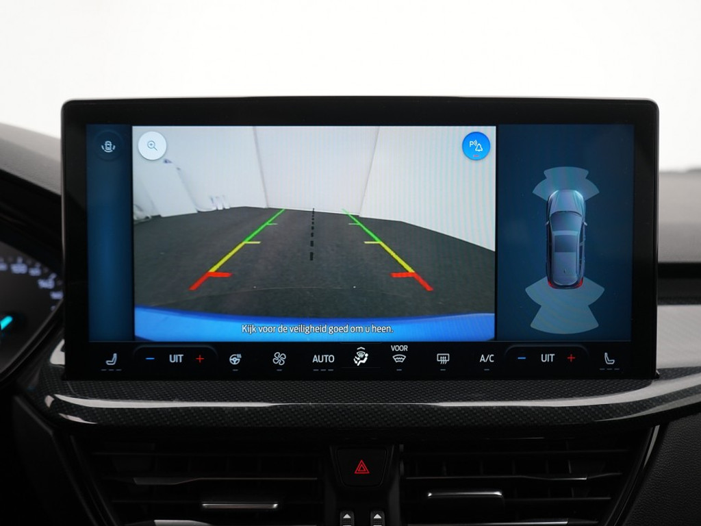 Ford FOCUS Wagon ST-Line Stoel & Stuurverwarming | Achteruitrijcamera | Adaptief Cruise | Navi & Carplay |