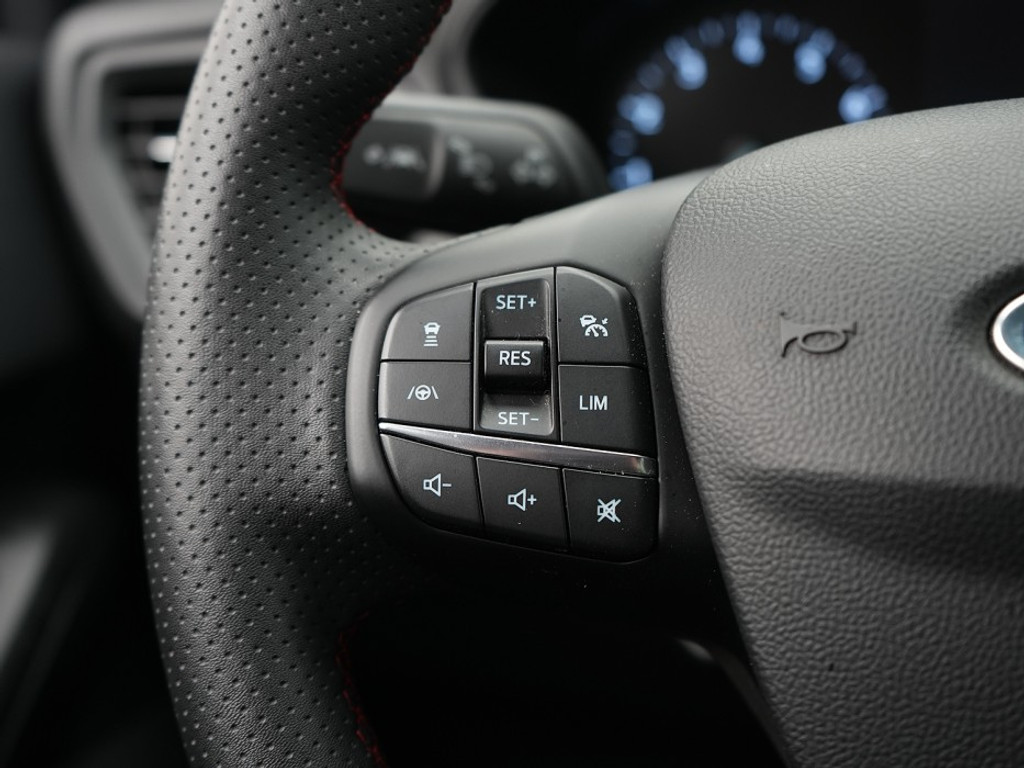 Ford FOCUS Wagon ST-Line Stoel & Stuurverwarming | Achteruitrijcamera | Adaptief Cruise | Navi & Carplay |