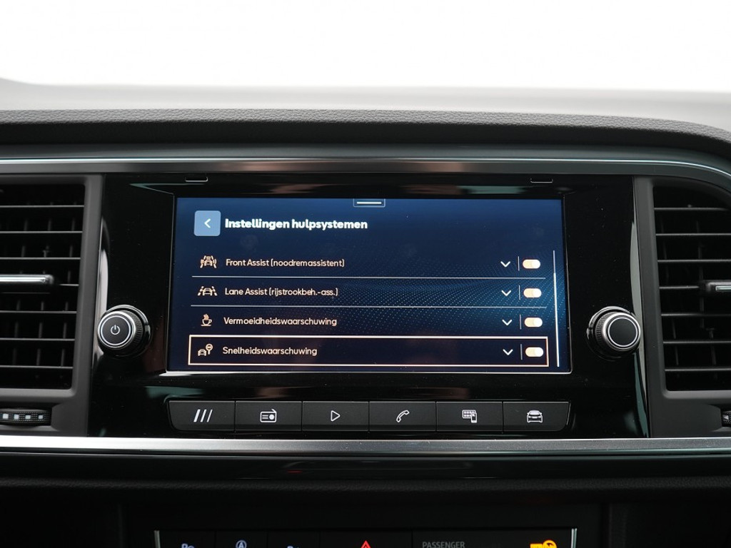 SEAT Ateca Style 1.5 TSI DSG Stoel & Stuurverwarming | Adaptief Cruise | Climate | Achteruitrijcamera |