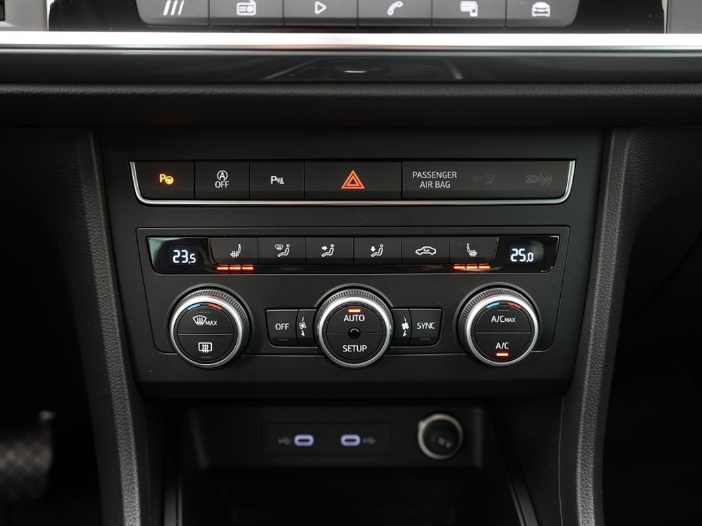 SEAT Ateca Style 1.5 TSI DSG Stoel & Stuurverwarming | Adaptief Cruise | Climate | Achteruitrijcamera |