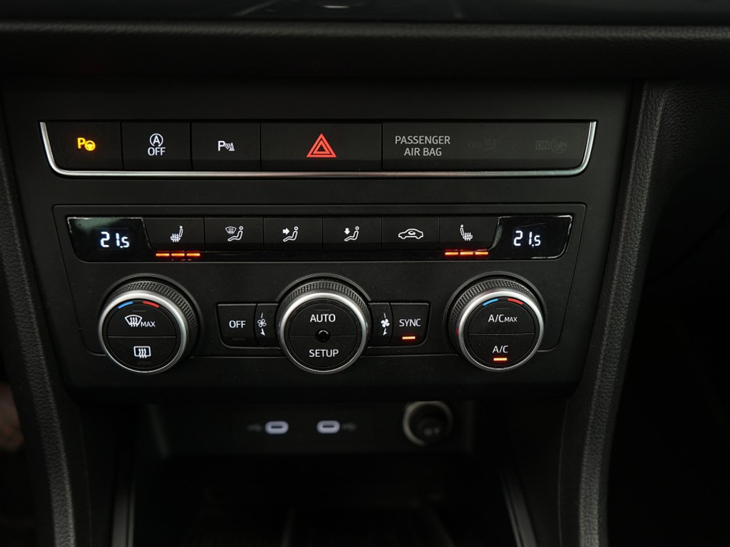 SEAT Ateca Style 1.5 TSI DSG Stoel & Stuurverwarming | Adaptief Cruise | Climate | Achteruitrijcamera |