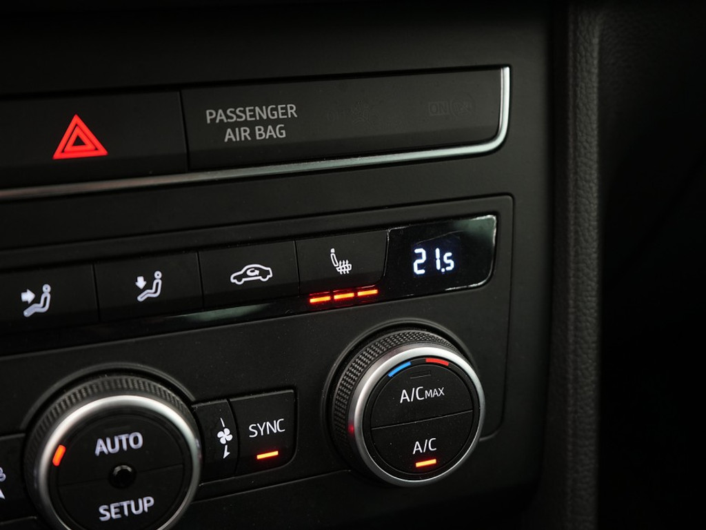 SEAT Ateca Style 1.5 TSI DSG Stoel & Stuurverwarming | Adaptief Cruise | Climate | Achteruitrijcamera |