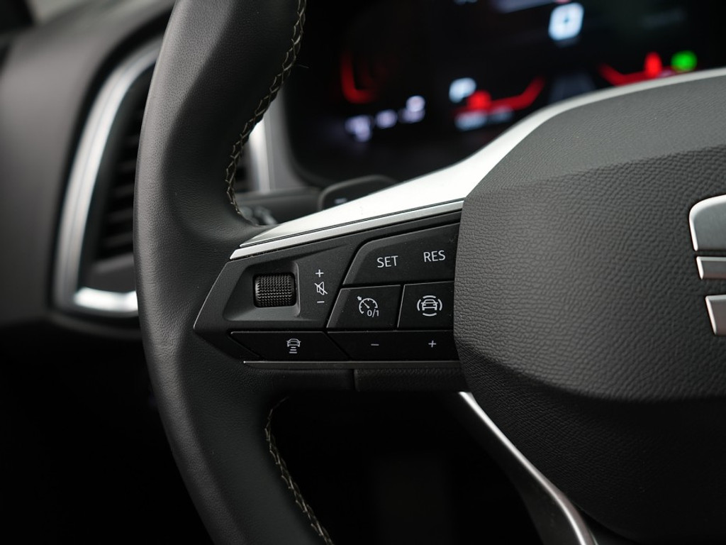 SEAT Ateca Style 1.5 TSI DSG Stoel & Stuurverwarming | Adaptief Cruise | Climate | Achteruitrijcamera |