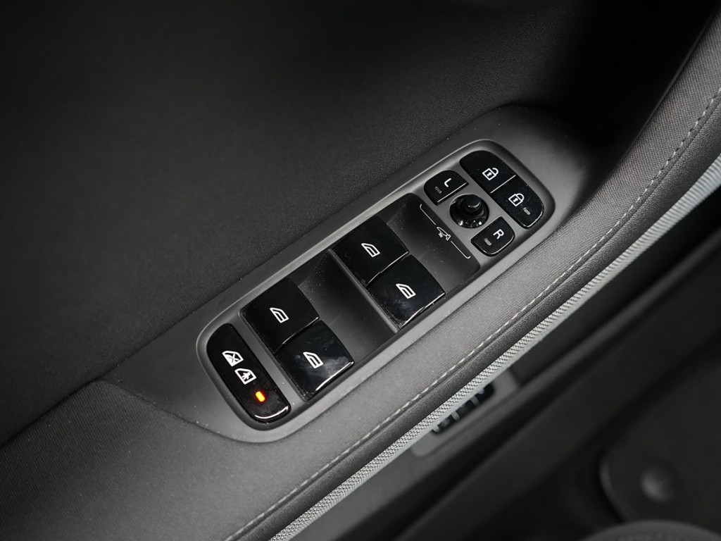 Polestar 2 Long Range Single Motor 78 kWh Carplay | Stoelverwarming | El. Stoelen & Achterklep | 360 Camera |