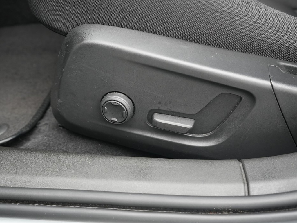 Polestar 2 Long Range Single Motor 78 kWh Carplay | Stoelverwarming | El. Stoelen & Achterklep | 360 Camera |