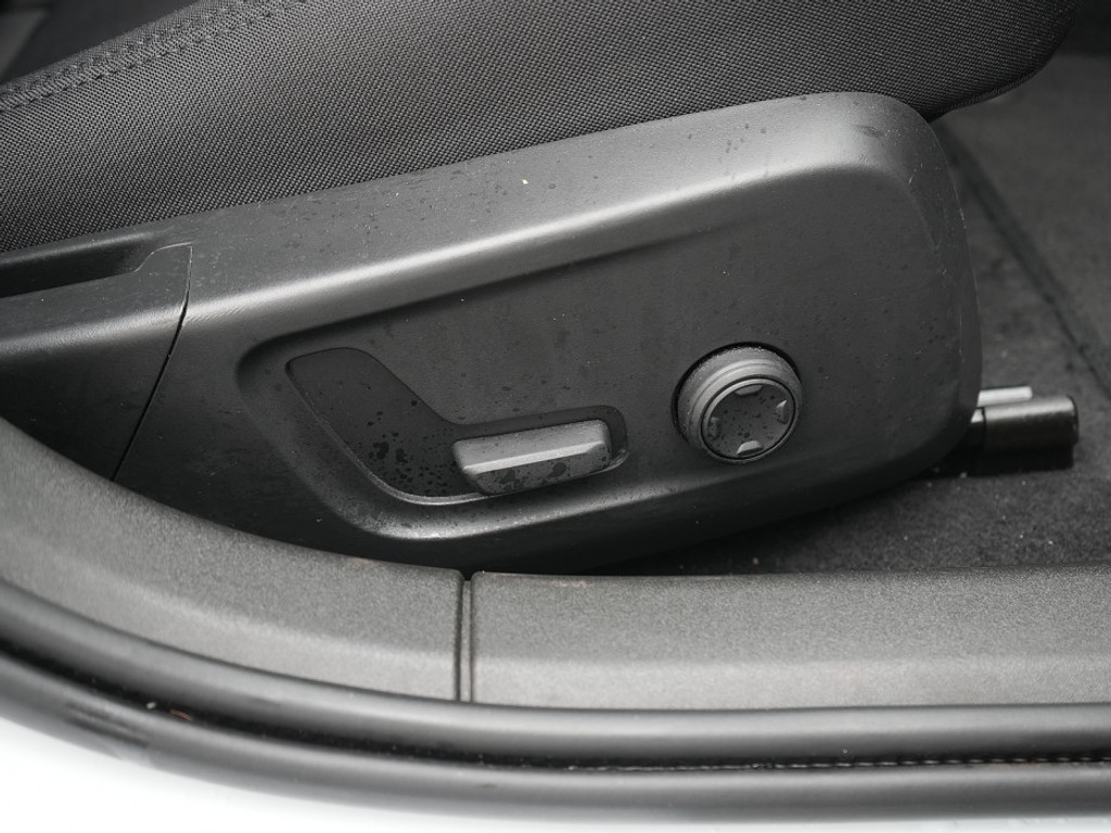 Polestar 2 Long Range Single Motor 78 kWh Carplay | Stoelverwarming | El. Stoelen & Achterklep | 360 Camera |