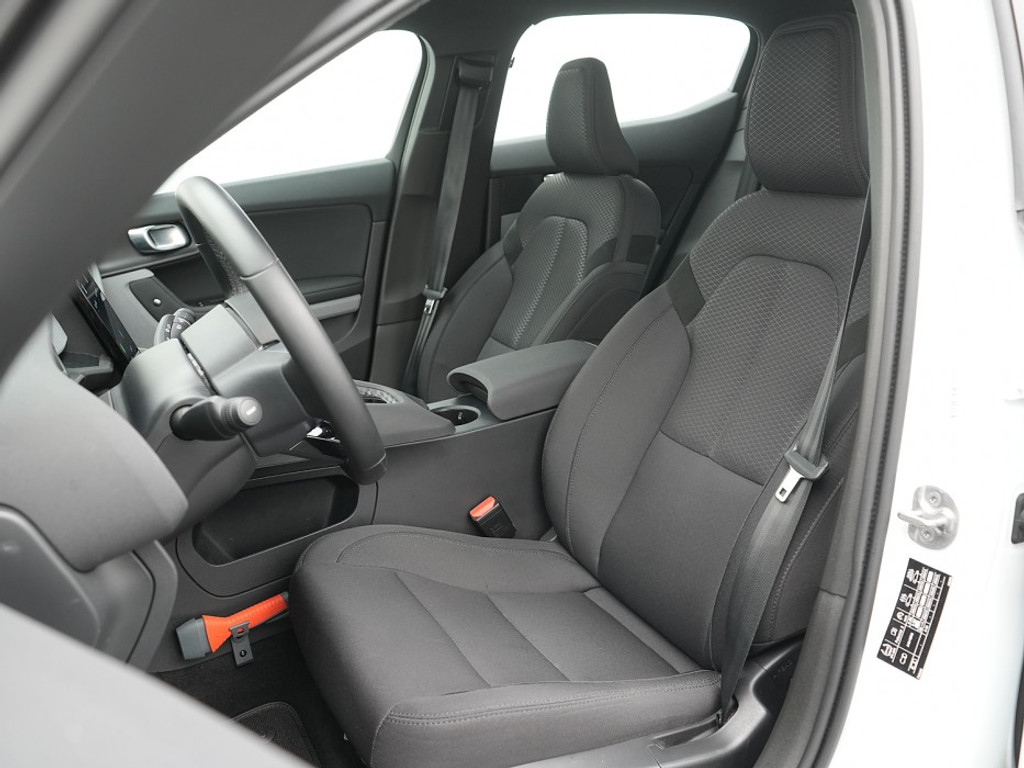 Polestar 2 Long Range Single Motor 78 kWh Carplay | Stoelverwarming | El. Stoelen & Achterklep | 360 Camera |