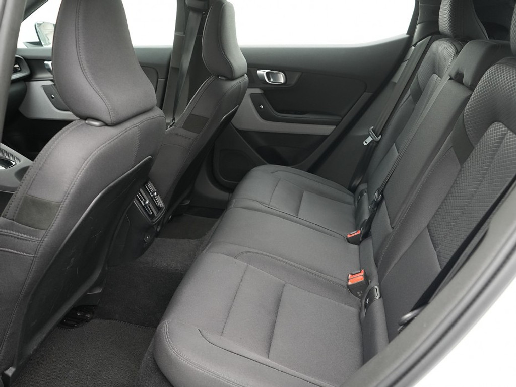 Polestar 2 Long Range Single Motor 78 kWh Carplay | Stoelverwarming | El. Stoelen & Achterklep | 360 Camera |