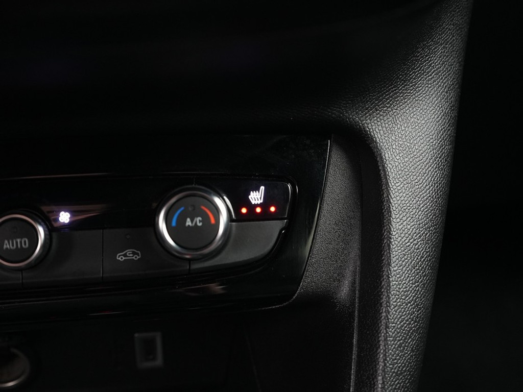 Opel Corsa 1.2 GS Stoel & Stuurverwarming | Adaptief Cruise | Achteruitrijcamera | Navi & Carplay |