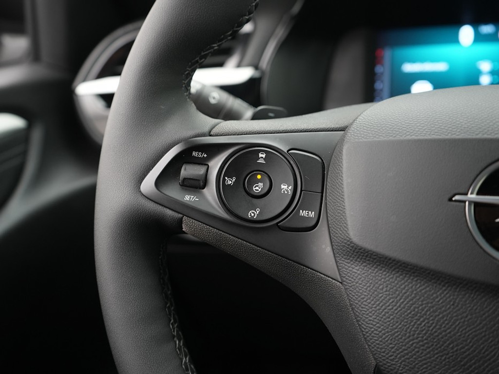 Opel Corsa 1.2 GS Stoel & Stuurverwarming | Adaptief Cruise | Achteruitrijcamera | Navi & Carplay |