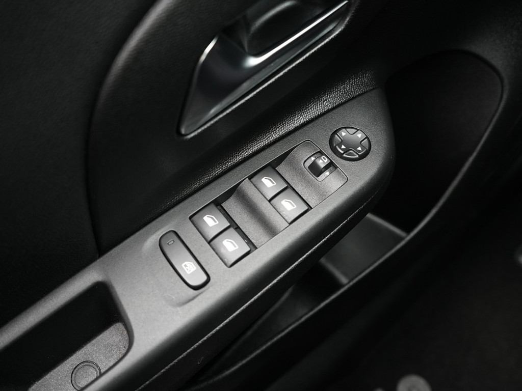 Opel Corsa 1.2 GS Stoel & Stuurverwarming | Adaptief Cruise | Achteruitrijcamera | Navi & Carplay |