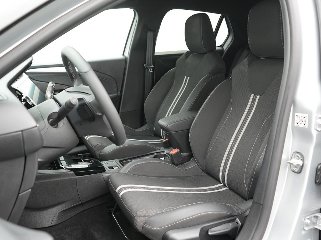 Opel Corsa 1.2 GS Stoel & Stuurverwarming | Adaptief Cruise | Achteruitrijcamera | Navi & Carplay |