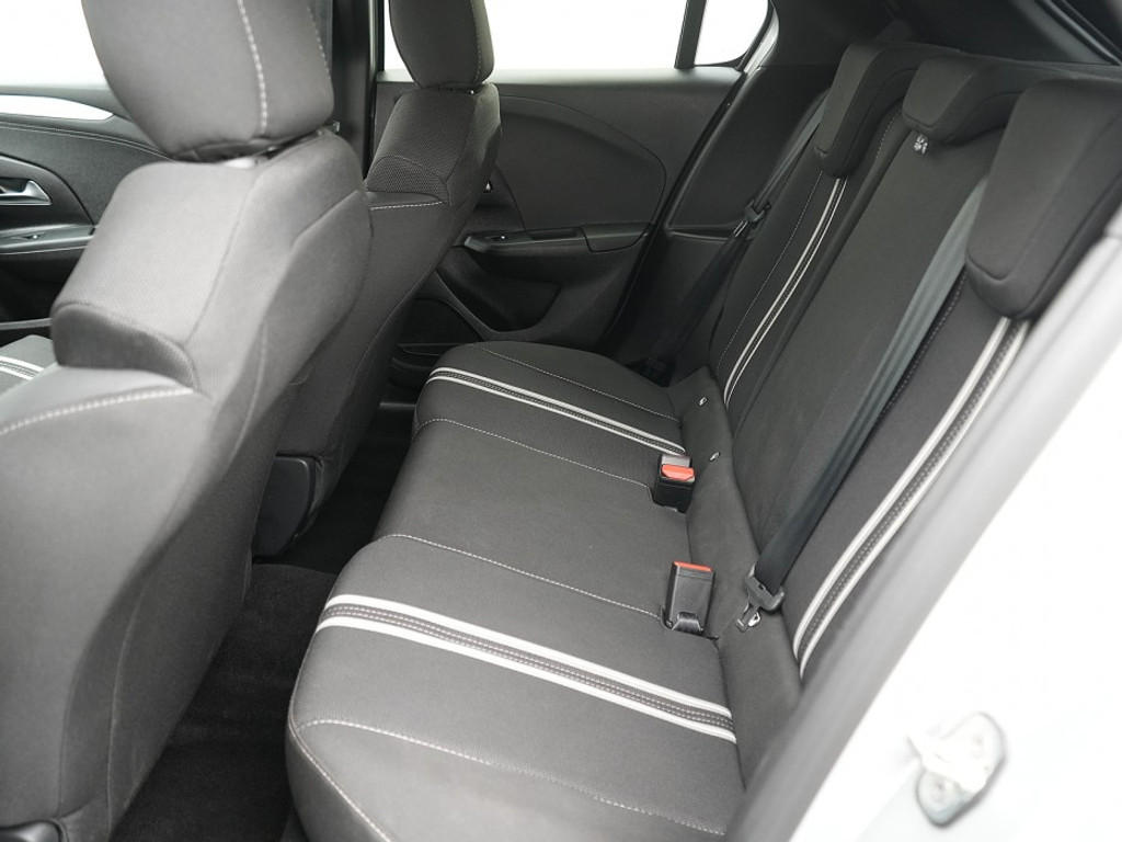 Opel Corsa 1.2 GS Stoel & Stuurverwarming | Adaptief Cruise | Achteruitrijcamera | Navi & Carplay |