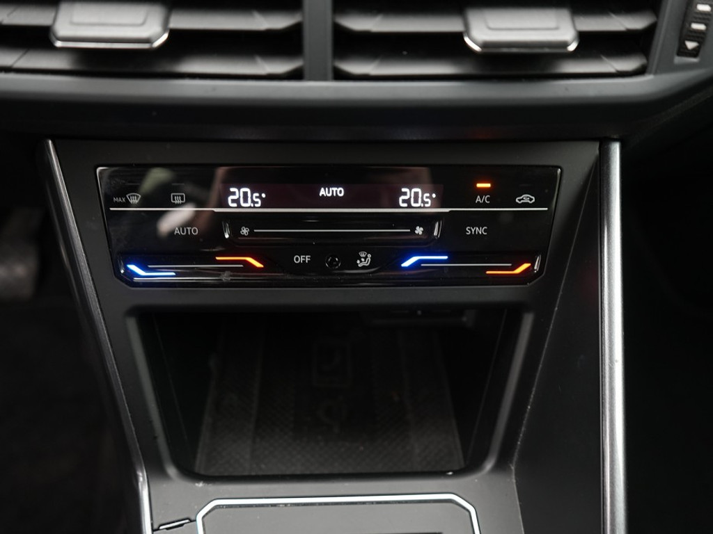 Volkswagen Polo 1.0 TSI Style IQ Light | Adaptief Cruise | Achteruitrijcamera | Navi & Carplay | Climate |