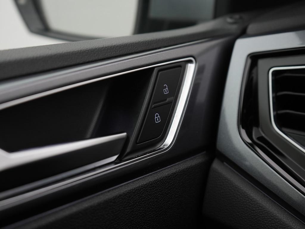 Volkswagen Polo 1.0 TSI Style IQ Light | Adaptief Cruise | Achteruitrijcamera | Navi & Carplay | Climate |